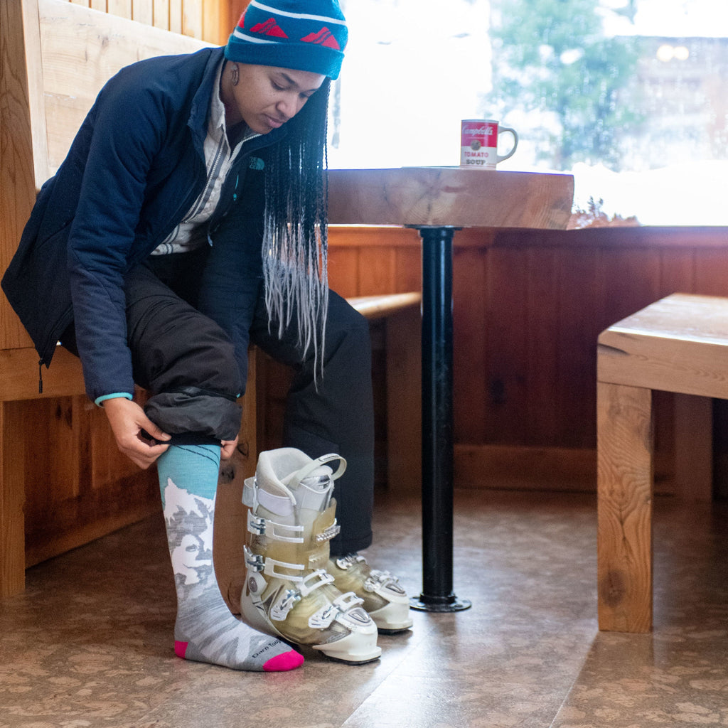 Darn Tough Women's Yeti Over-the-Calf Midweight Ski & Snowboard Sock 2026
