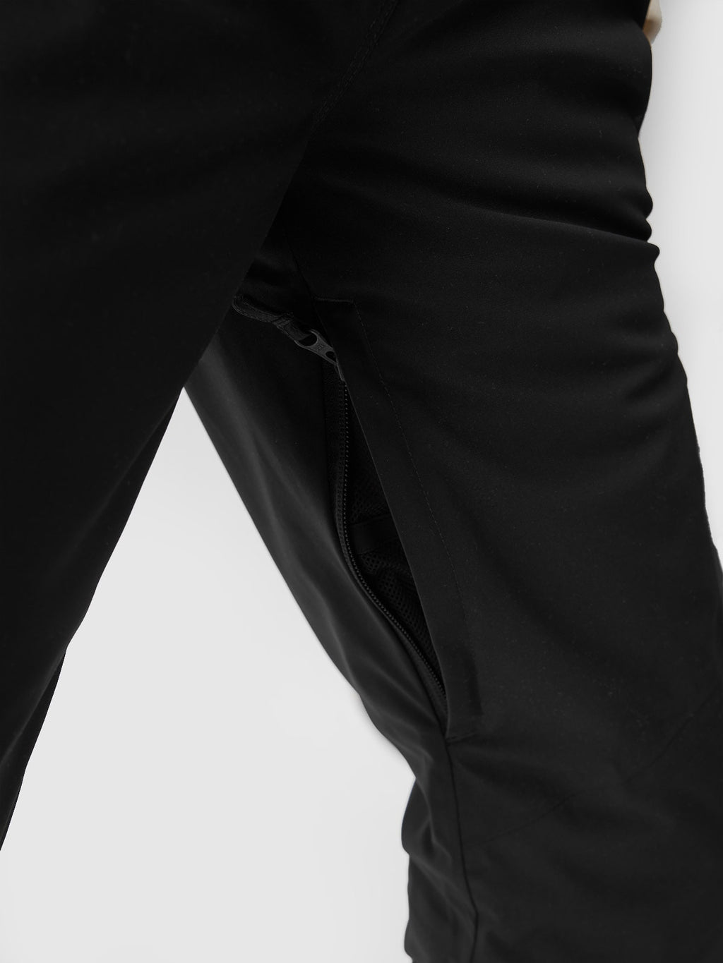 4F  INSULTATED SKI PANTS WITH STRAPS 2026 TFTRF704