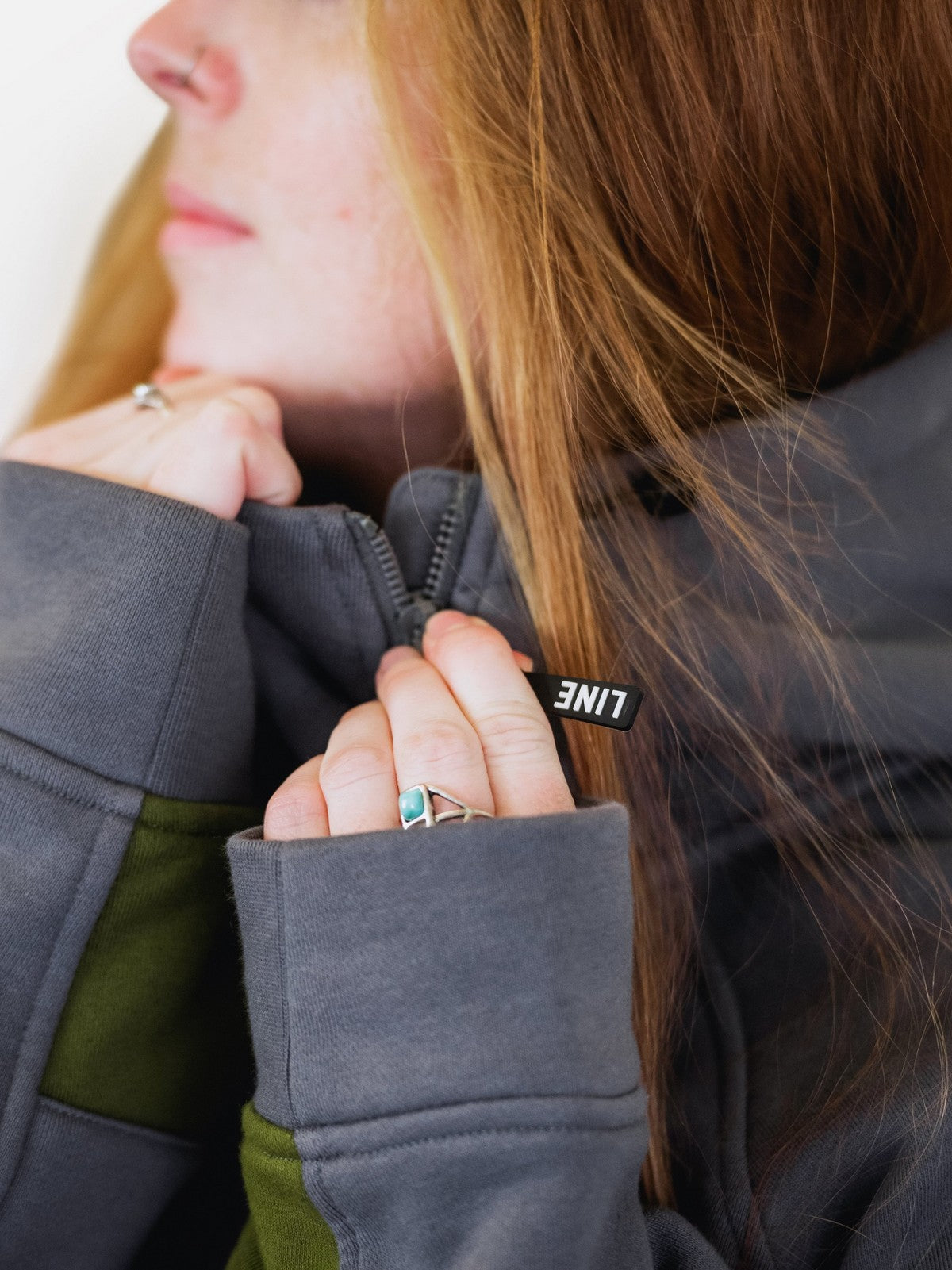 Line Tech Hoodie - Grey/Olive 2027