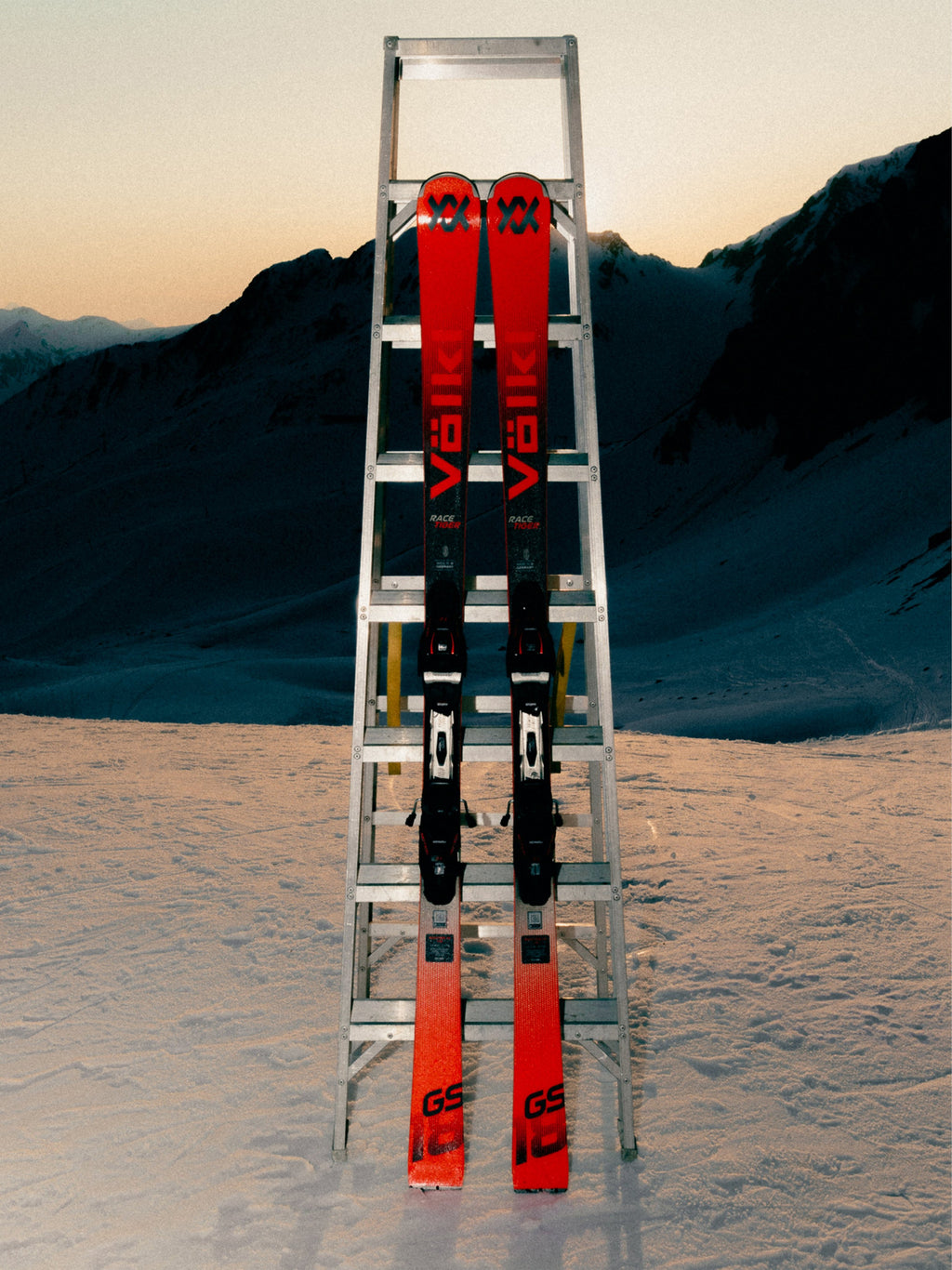 Volkl Racetiger GS Skis w/RMotion-T 12 Bindings 2026